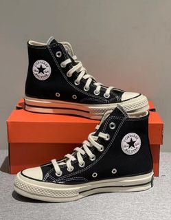 Red outlet camo converse