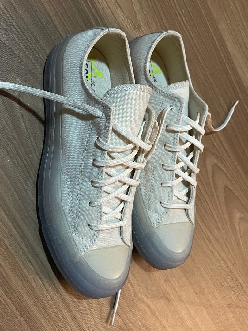 Converse Snickers Gel Sole and White US Men 7 Men s Fashion