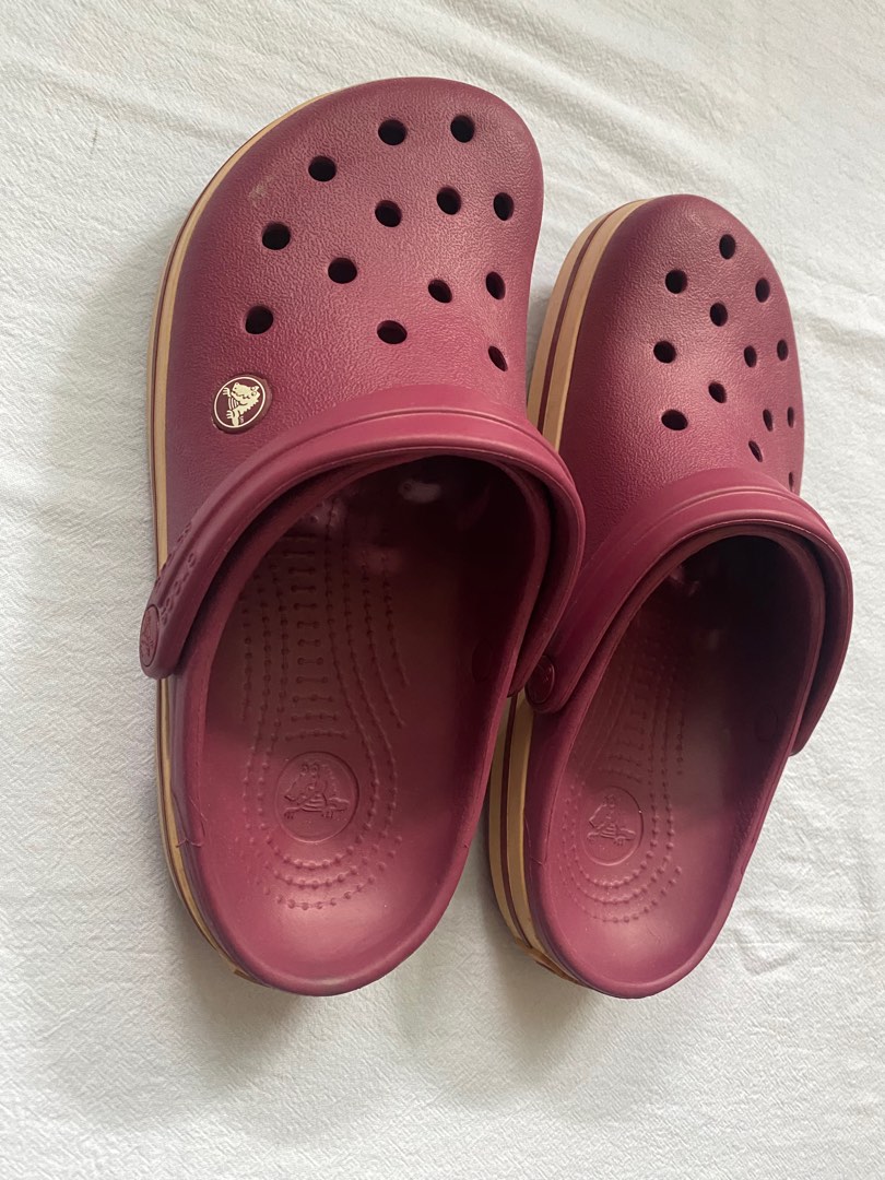Crocs classic sales pomegranate