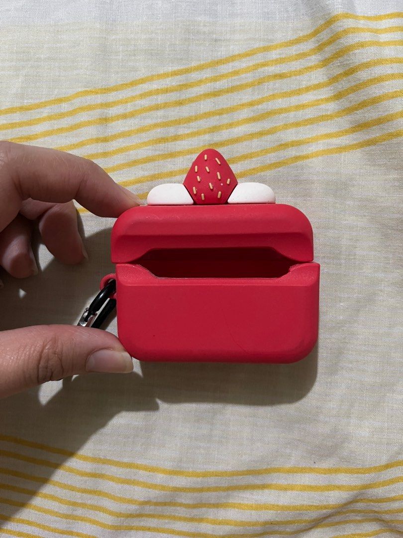 Cute Strawberry Cake Airpods Pro Case (Category: Cases & Sleeves) located in Calamba. Submitted by katsu_warehouse (Listing ID 1266378105, Image 2). Description: Fits airpods pro No issues! Rfs: Airpods broke 💀 MOD: lalamove/flash MOP: bank transfer (landbank only) .
