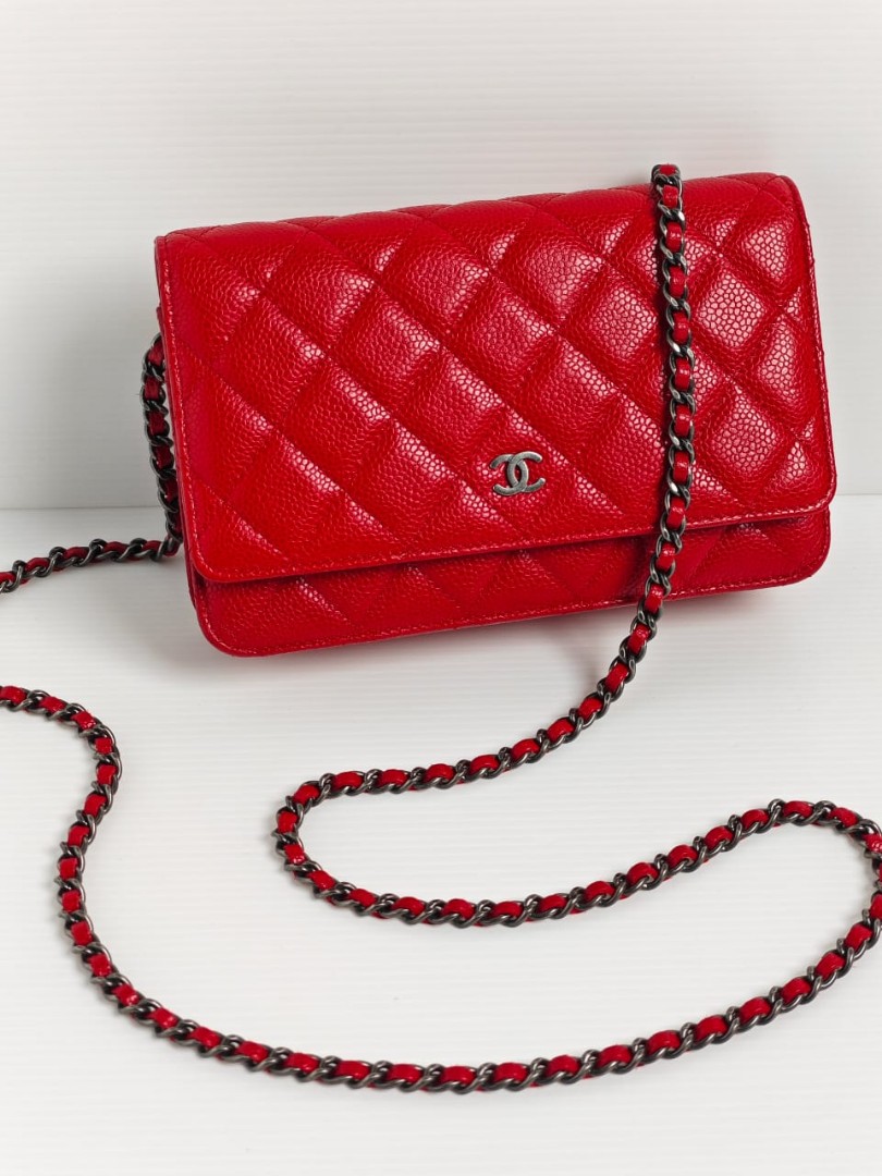 Unused] 💯Authentic Chanel WOC red caviar, Luxury, Bags & Wallets