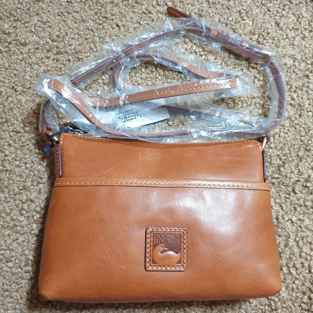 Dooney & store bourke ginger pouchette
