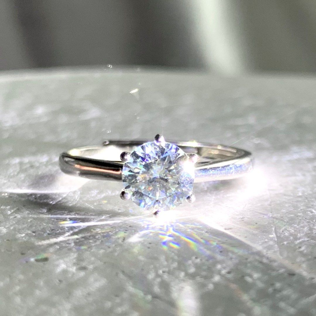 White moissanite online