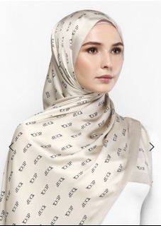 (Category: ) located in . Submitted by pakchic (Listing ID 1266400099, Image 1). Description: .