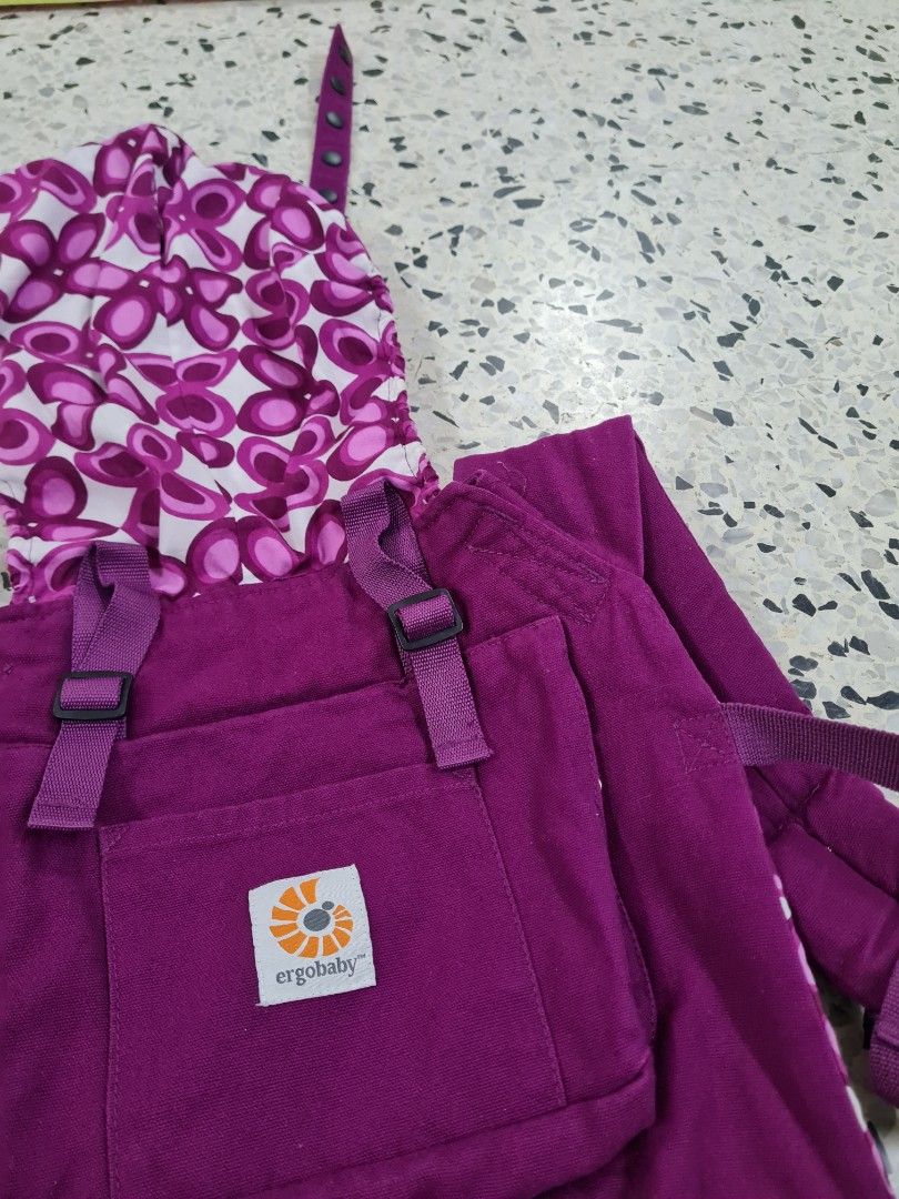 ergobaby carrier ergonomic original, Babies & Kids, Going Out, Carriers