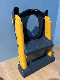 Foldable toilet ladder seat