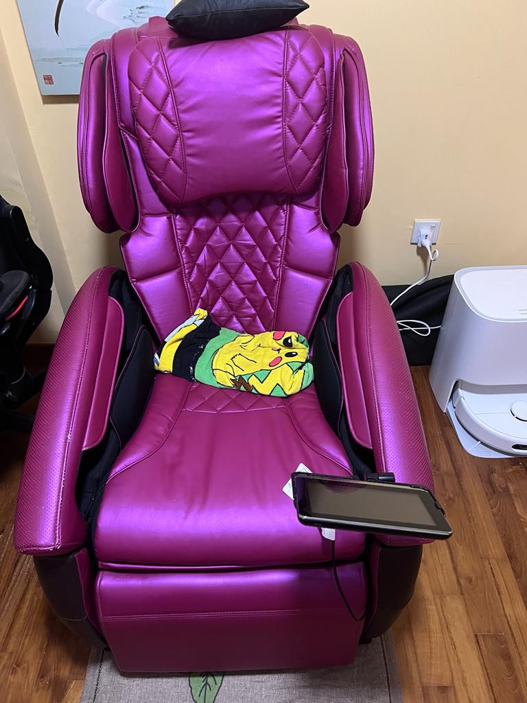 FREE OGAWA MASSAGE CHAIR, Health & Nutrition, Massage Devices on Carousell