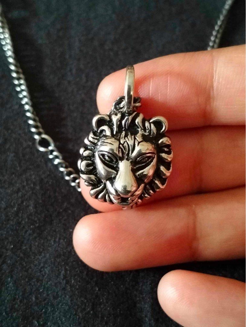 Gucci made deals in italy necklace