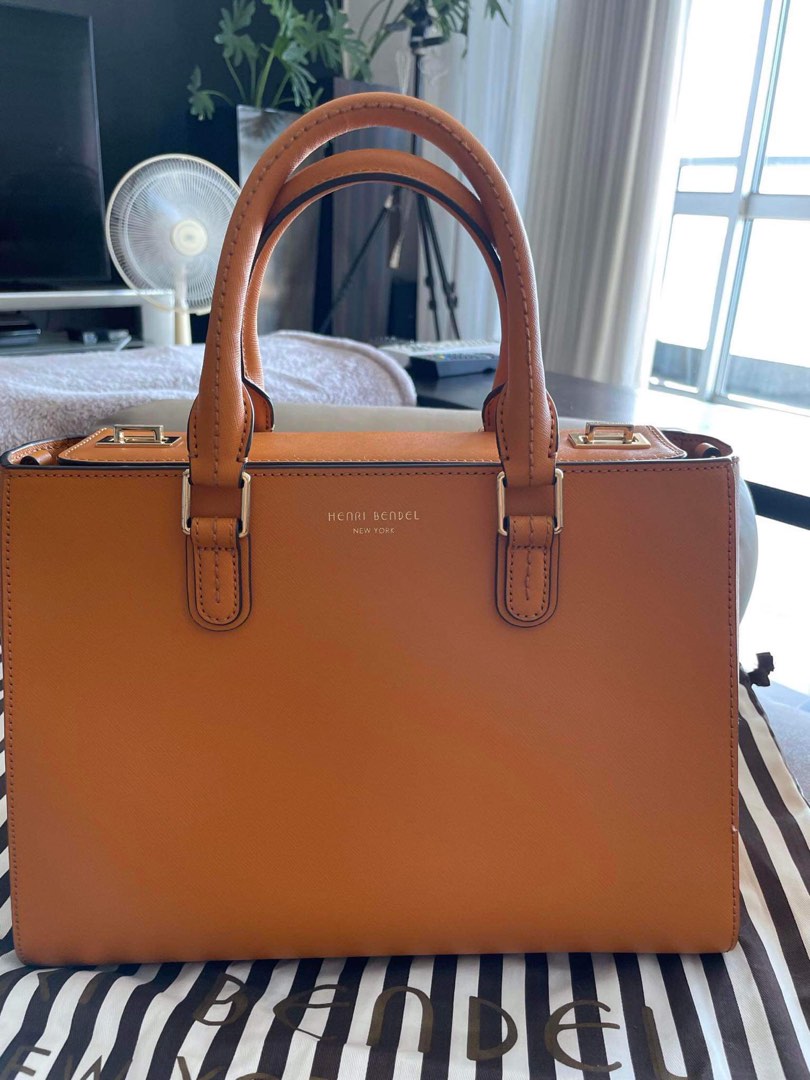 Henri bendel deals about town tote