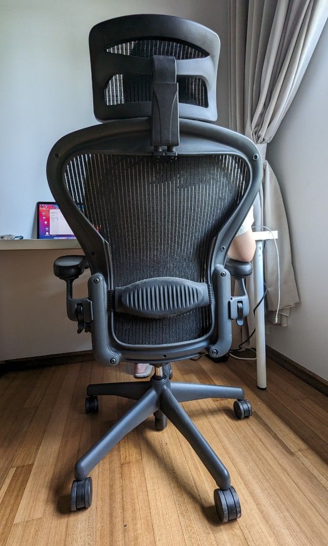 Herman Miller Aeron Chair Classic Lumbar Support Model, Size B, Office
