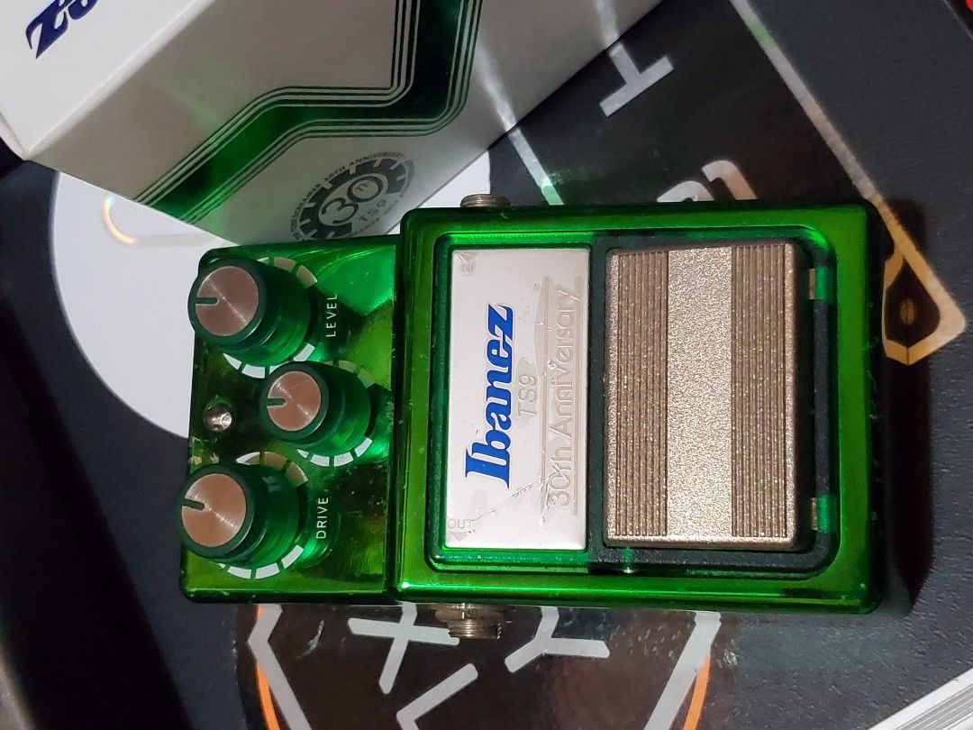 Ibanez TS9 tube screamer 30th Anniversary overdrive guitar effect 