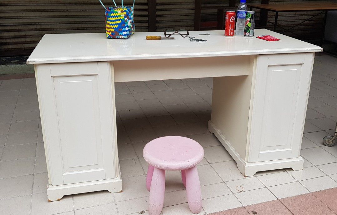 Liatorp desk shop