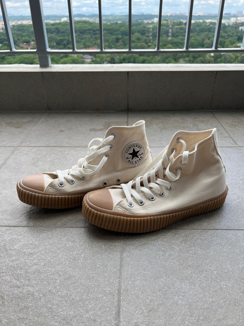 Converse with gum sole top