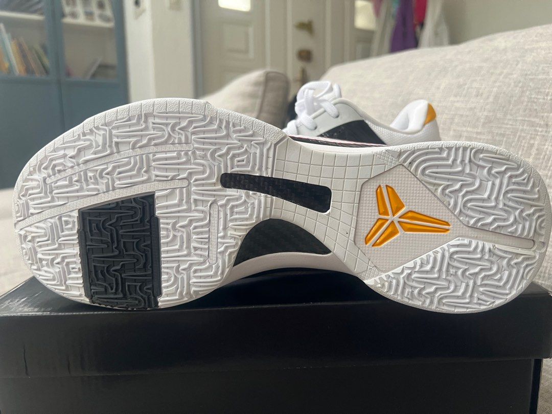 alternate bruce lee kobe