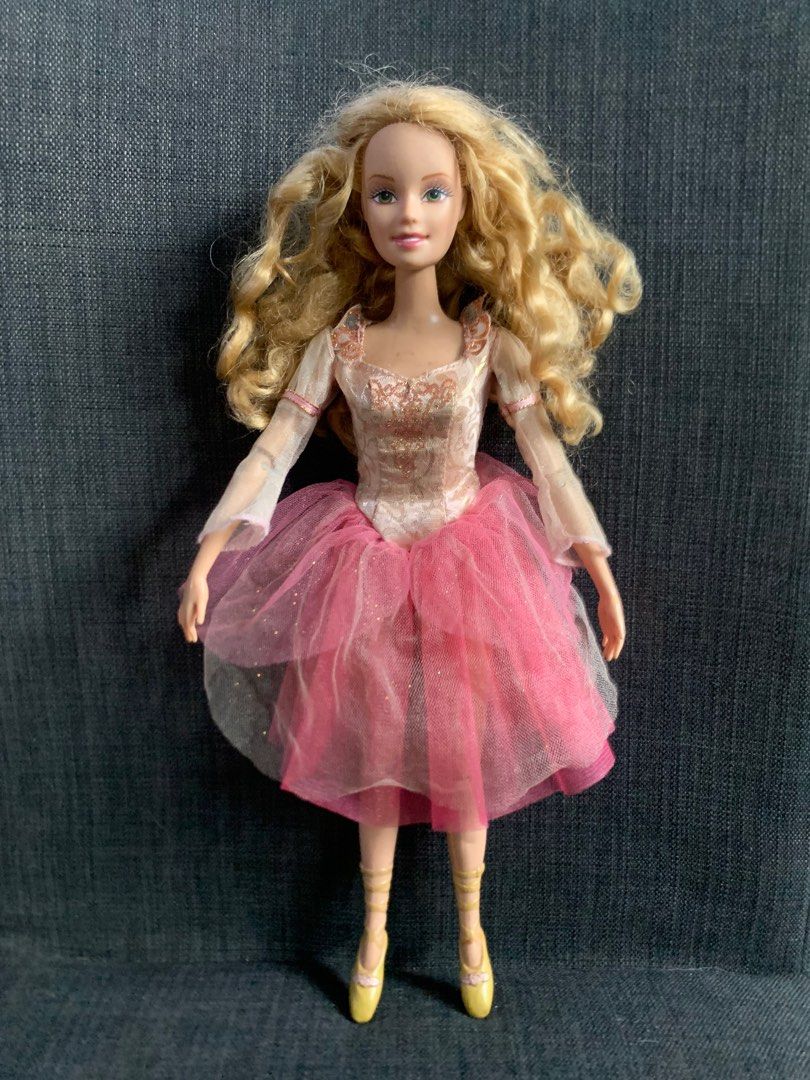 Large Genevieve Barbie Doll (Category: Kids Toys) located in Davao. Submitted by riccirici (Listing ID 1266252560, Image 1). Description: Large Genevieve Barbie Doll 12 Dancing Princesses 2006 With Crown Good condition 4,800 php Add SF Bank Transfer, Gcash .