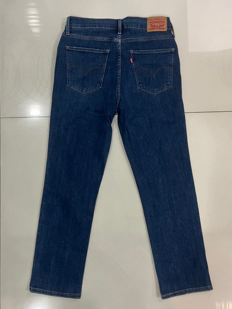 Levi's 724 High Rise Straight Crop Jeans (Women), Women's Fashion, Bottoms,  Jeans & Leggings on Carousell