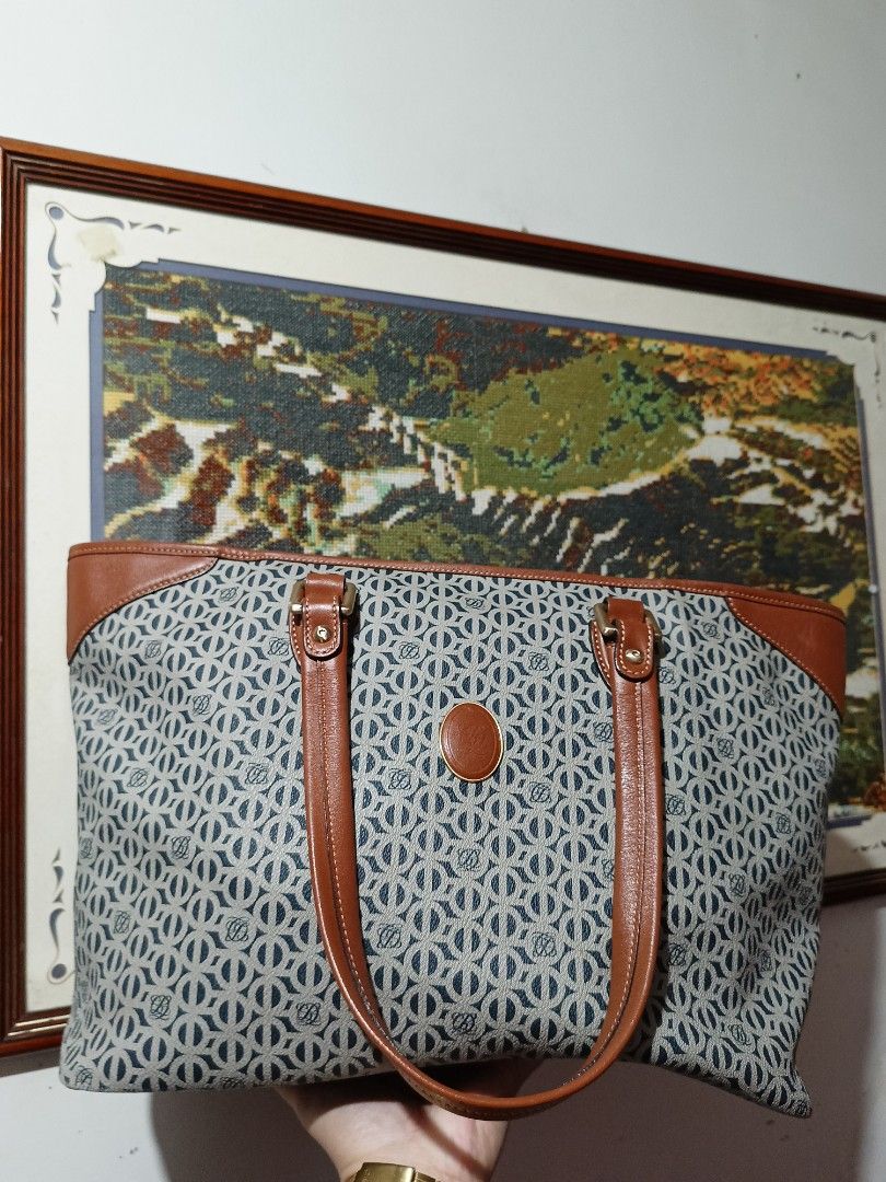 Louis Quatorze Tote Bag (Category: Luxury Bags & Wallets) located in Baguio. Submitted by brooks.luxuries (Listing ID 1266349132, Image 2). Description: - signs of usage only, indicated on the pic/s SALE! From 1,750 to 1,500! ❤️‍🔥.