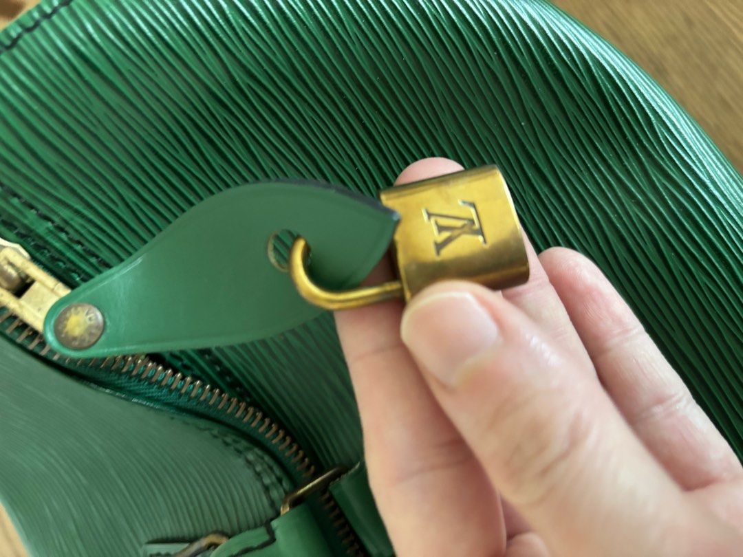 LOUIS VUITTON Epi Leather Green Speedy 35 Satchel Bag - 30% Off