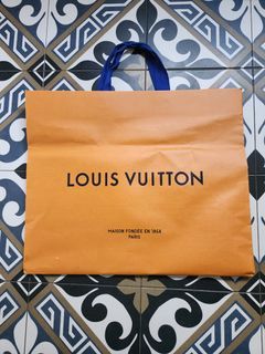 High-quality lv paper bag In Many Fun Patterns 