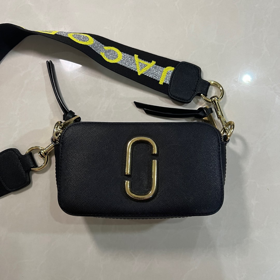 MARC JACOBS CAMERA BAG, Luxury, Bags & Wallets on Carousell
