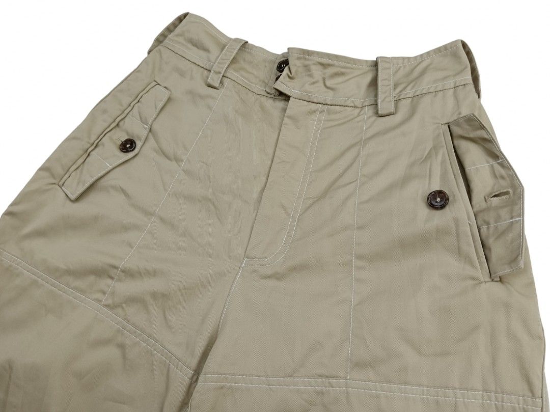 MARNI BAGGIE DOUBLE KNEE PANTS🤎 (Category: Luxury Apparel) located in Davao. Submitted by jecks9 (Listing ID 1266280475, Image 3). Description: w/ adjustable locked buttons size 29 inch length: 36 inch leg opening: 9 inch prestine conditions 10/10 colorate re-placed the buttons in original place see photos for details still presentable to wear MAKE OFFER 📌 see photos for details.