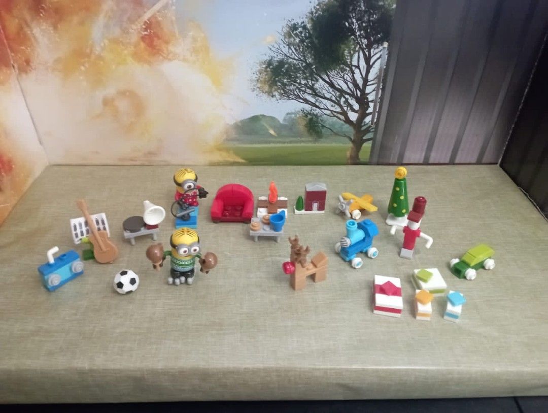 mega-construx-despicable-me-advent-calendar-2017-hobbies-toys-toys