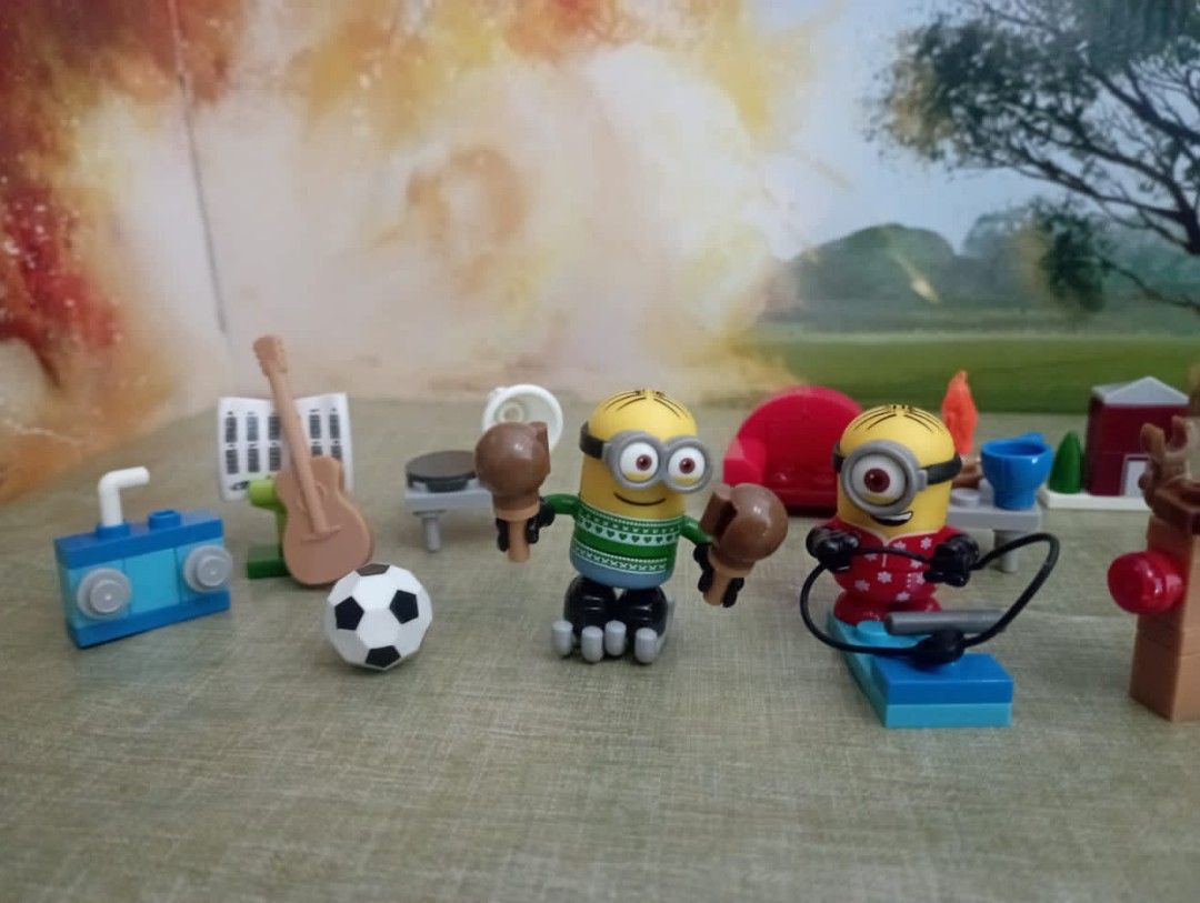 mega-construx-despicable-me-advent-calendar-2017-hobbies-toys-toys