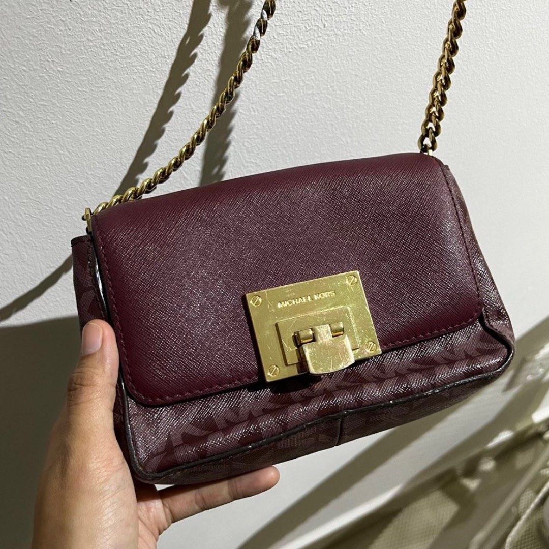 Michael kors 2025 tina small clutch