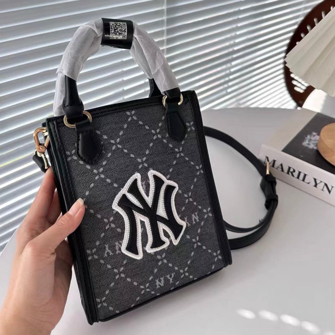 MLB bag, 公告欄- Carousell