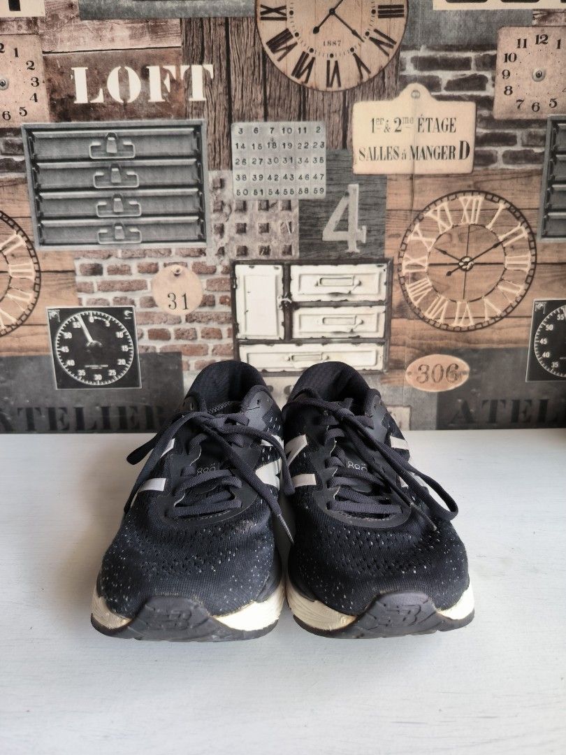 New balance 18 v 9 on sale
