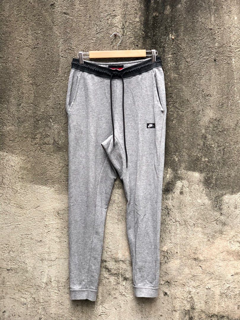 Nike box logo joggers sales
