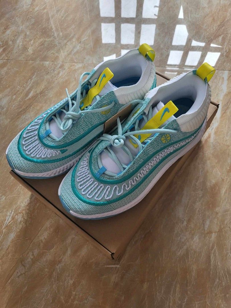 Nike Cosmic Unity 3 Jade Ice colorway (Category: Sneakers) located in Paranaque City. Submitted by chtlyco (Listing ID 1266333460, Image 1). Description: Brand New Authentic Nike Cosmic Unity 3 Jade Ice Size 9.5 mens (11 womens) Original price: 8,395 My price: 6,000 only Better Living Parañaque City location Can do meet up or shipping.