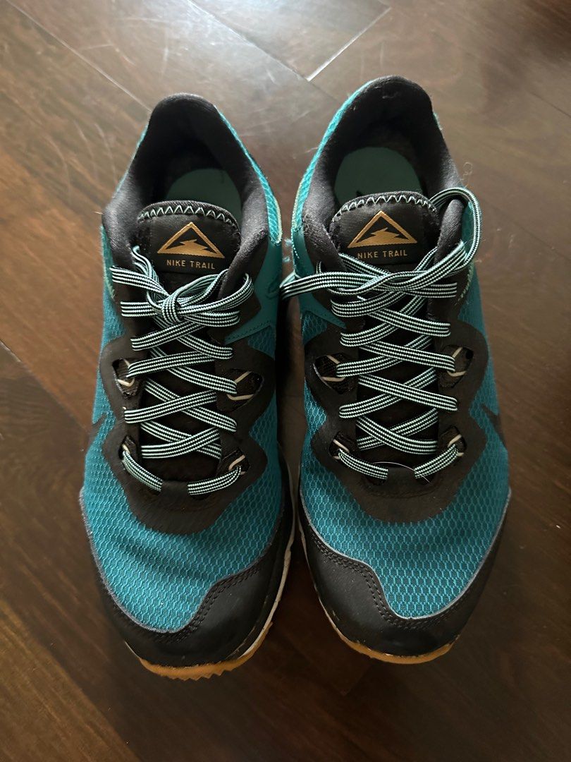 Nike Trail Women Size US9 Men Size US 7.5 Luxury Sneakers