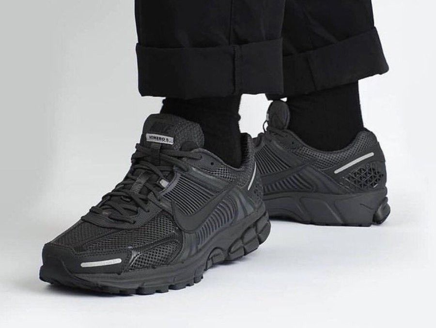 Nike zoom vomero 5 sp black sales