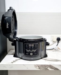 Ninja Foodi Multi Cooker OP300 - The Pressure Cooker that Crisps