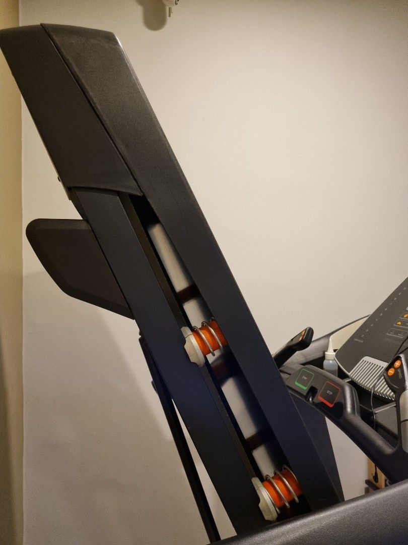 NordicTrack C900 Pro Treadmill, Sports Equipment, Exercise & Fitness