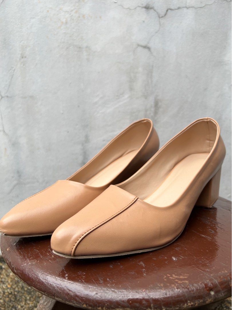 Nude heels clearance size 8