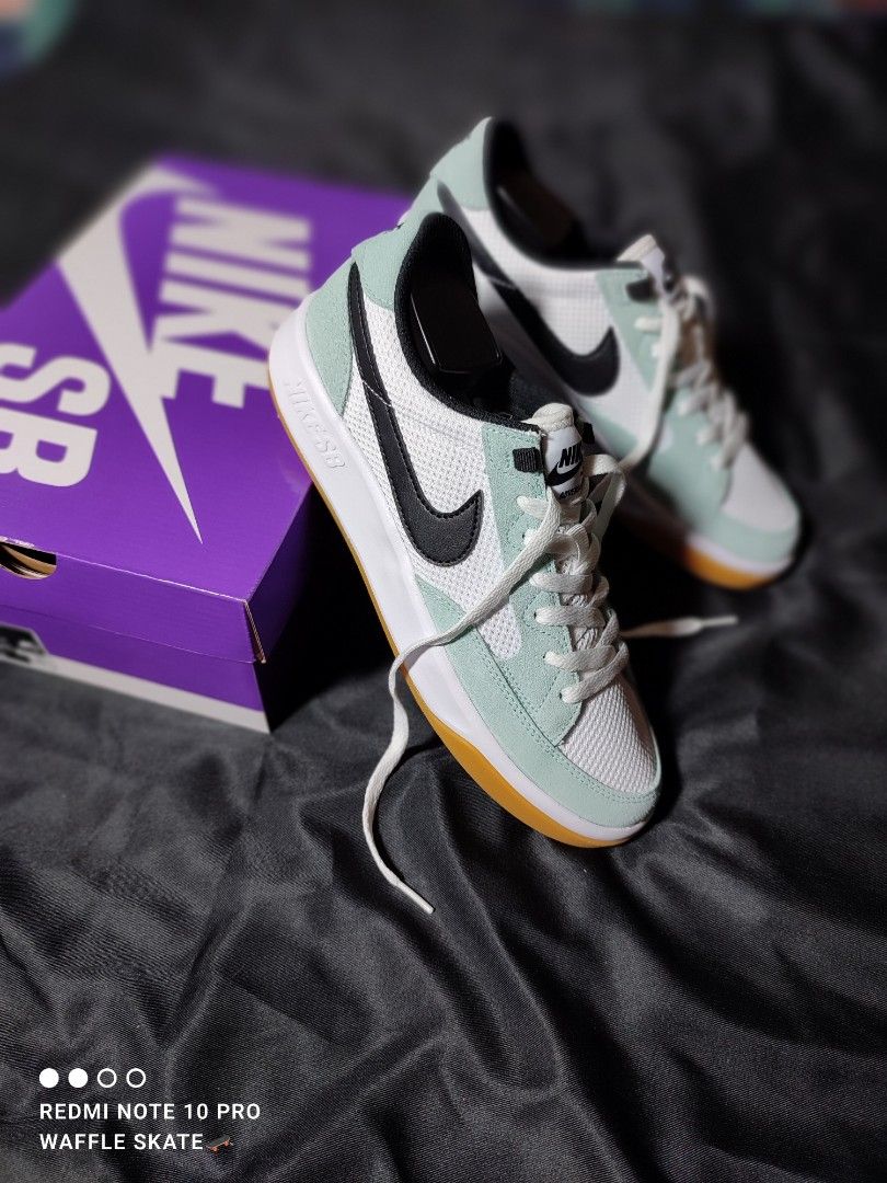 sb adversary light dew