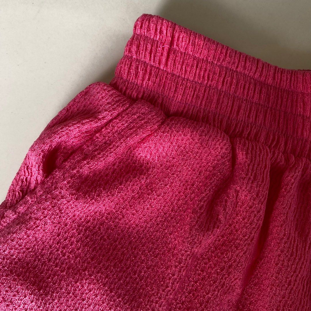 Pink linen shorts (Category: Shorts) located in Valenzuela. Submitted by mikaaaami (Listing ID 1266269431, Image 2). Description: - brand new - no issues - garterized - fits sizes 24-27.