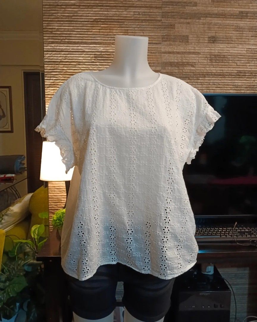 SHEIN Satin Blouse Plus Size - White, Women's Fashion, Tops, Blouses on  Carousell