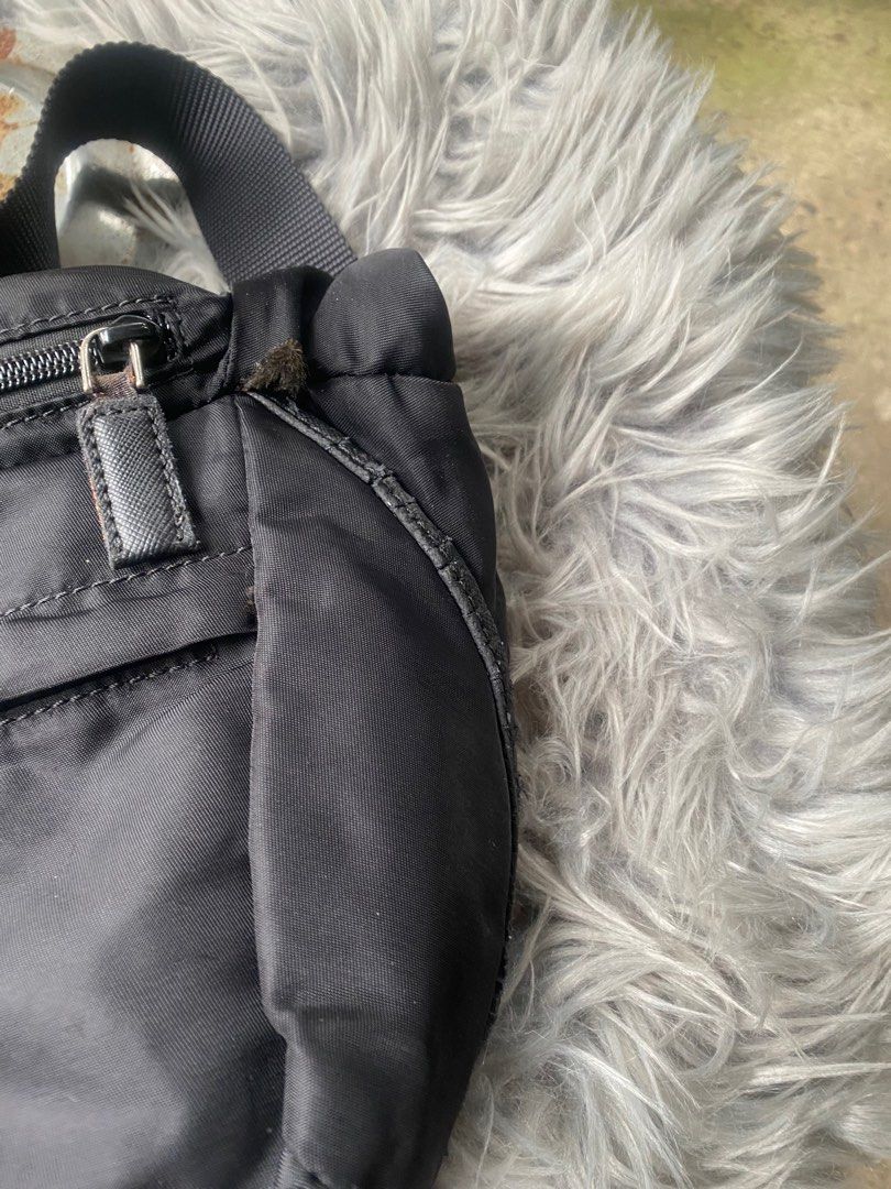 PRADA LARGE BELTBAG/SLING BAG (Category: Luxury Bags & Wallets) located in Bacolod City. Submitted by chuchaystuffs (Listing ID 1266283024, Image 3). Description: Bagsak kayo na Po mgtahi my part na tastas but not that malala nmn see pics .
