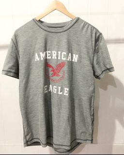 Preloved - American Eagle sport ts