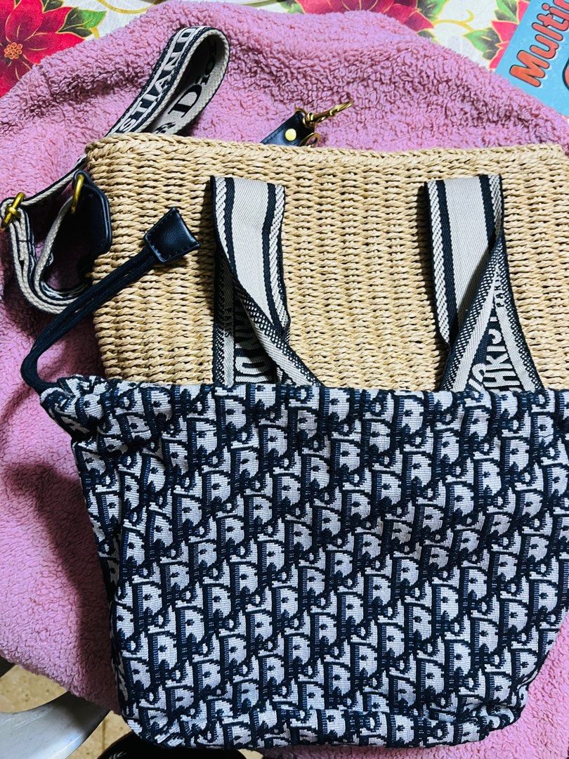 Preloved Class A christian dior 2 way bag (Category: Shoulder Bags) located in Pateros City. Submitted by marifernandez (Listing ID 1266278976, Image 2). Description: Preloved Christian Dior 2 way bag (class A) No flaws.