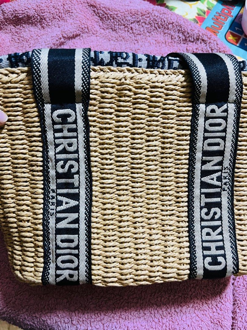 Preloved Class A christian dior 2 way bag (Category: Shoulder Bags) located in Pateros City. Submitted by marifernandez (Listing ID 1266278976, Image 3). Description: Preloved Christian Dior 2 way bag (class A) No flaws.