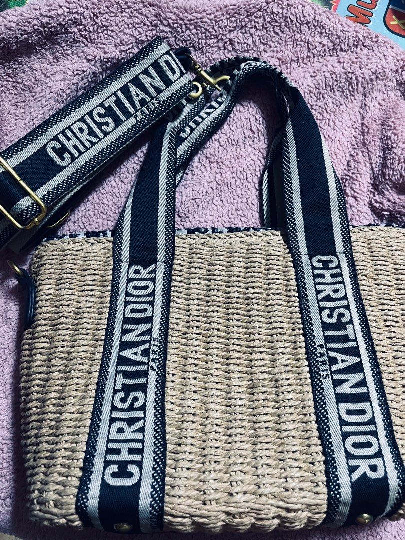 Preloved Class A christian dior 2 way bag (Category: Shoulder Bags) located in Pateros City. Submitted by marifernandez (Listing ID 1266278976, Image 1). Description: Preloved Christian Dior 2 way bag (class A) No flaws.