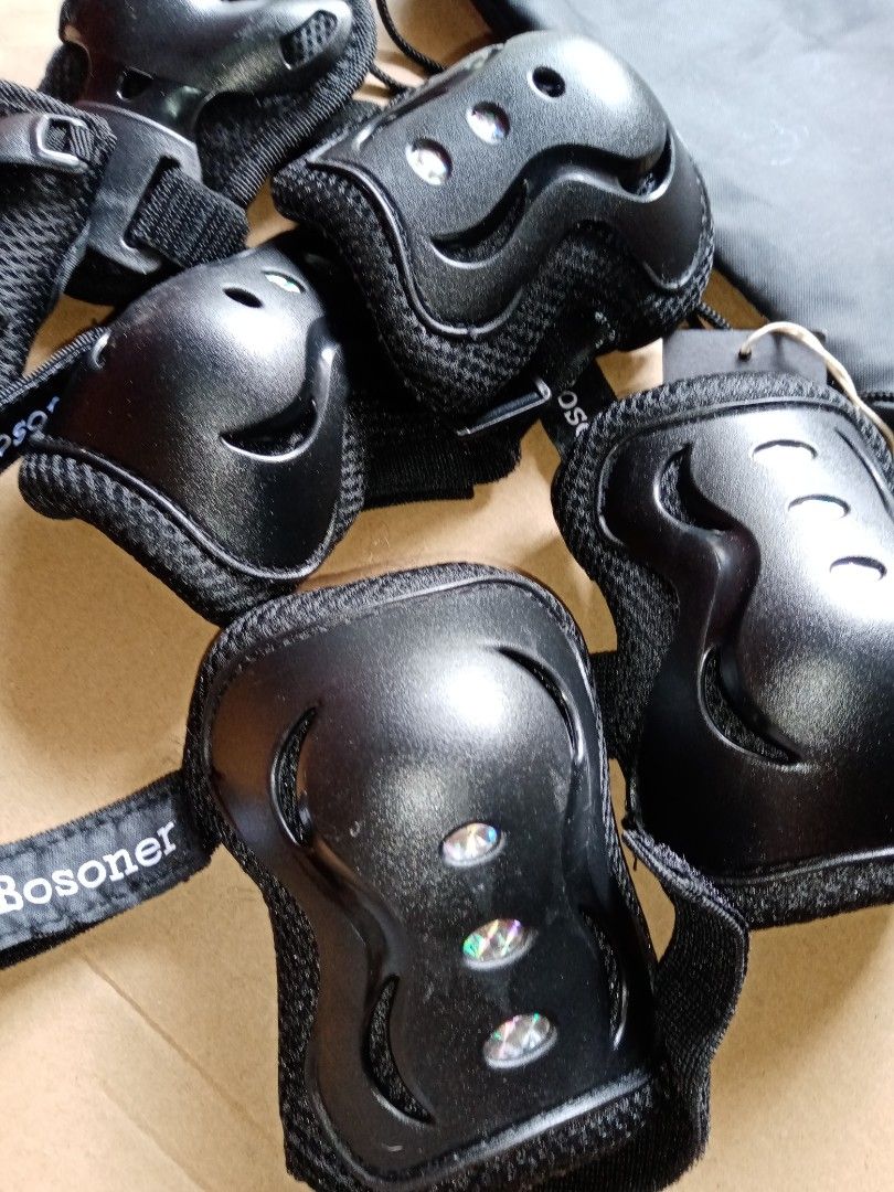 protective gear (Category: Braces, Support & Protection) located in Manila. Submitted by malayambt (Listing ID 1266274796, Image 1). Description: Hindi pa na gamit for gift sana.
