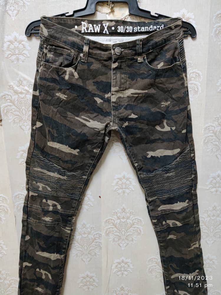 Camouflage outlet biker jeans