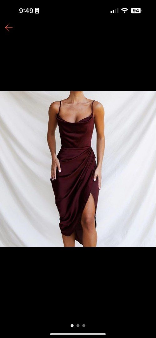 Red Silk Dress (Category: Dresses) located in Valenzuela. Submitted by allaboutthings12 (Listing ID 1266261371, Image 1). Description: XS Silk with Slit.