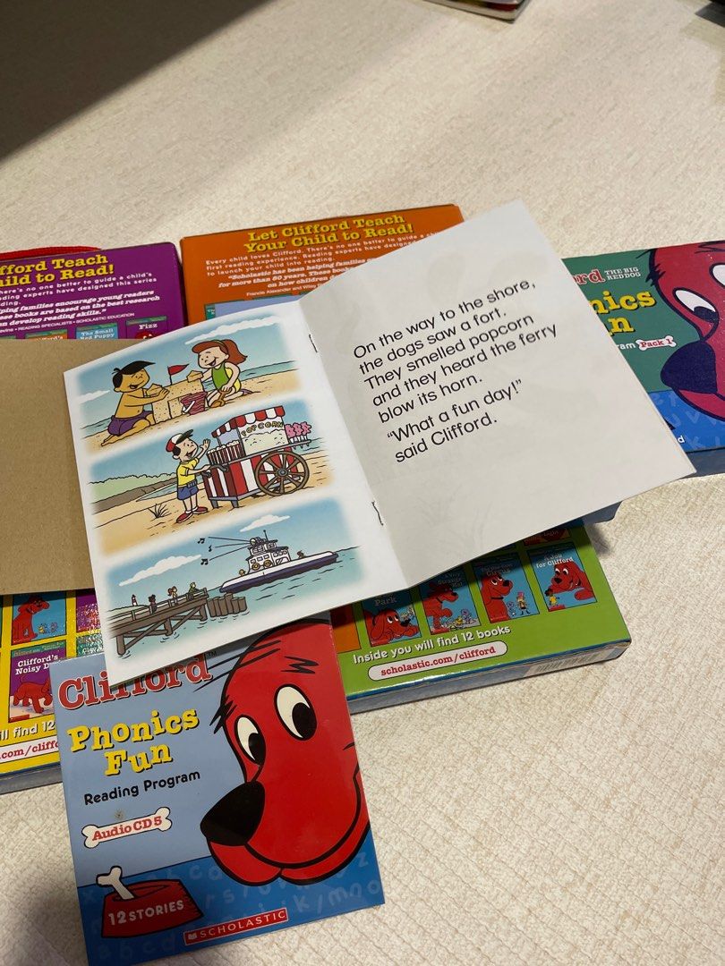 Books　Magazines,　Scholastic　Phonics　Hobbies　Children's　reading　program,　on　Toys,　Books　Carousell