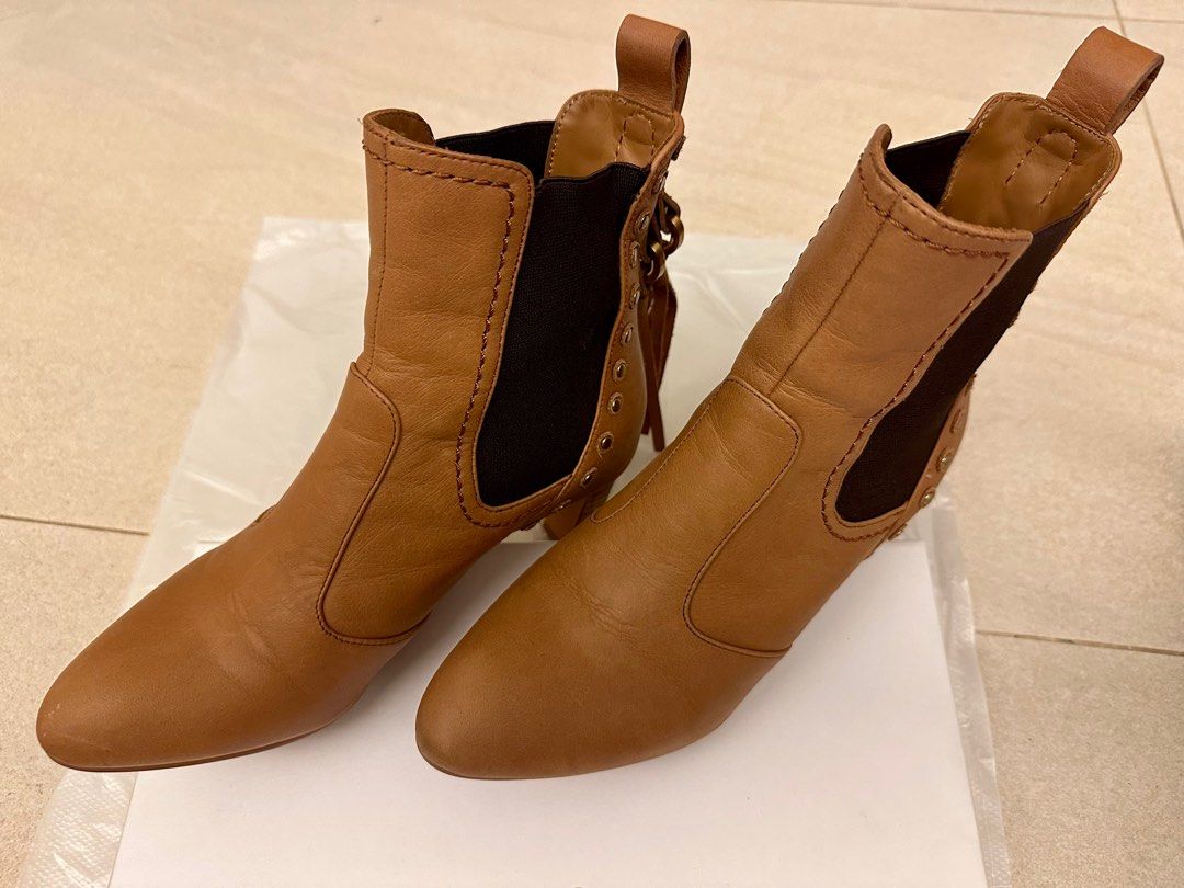 See By Chloe Ankle Boots in Calf leather, 女裝, 鞋, 靴- Carousell